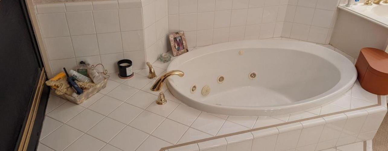 Cross bathrom reno before 1